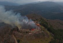 ΣΟΚ: Η φλεγόμενη Μονή της Βαρνάκοβας από ψηλά !