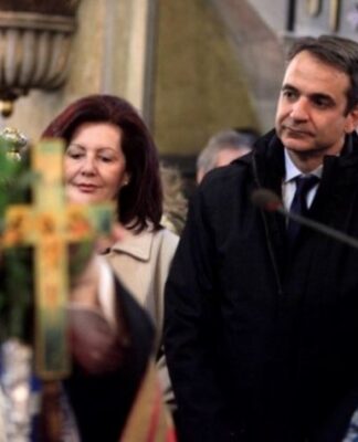 Στη Σαλαμίνα για τα Θεοφάνεια ο Κυριάκος Μητσοτάκης (Φωτο)