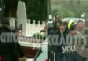 Συντετριμμένος ο Βασίλης Καρράς στην κηδεία της μητέρας του! Η οικογένεια και οι συνεργάτες του στο πλευρό του!