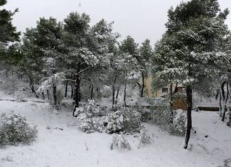 Καιρός: Οι μετεωρολόγοι προειδοποιούν: Πρωτοφανής χιονιάς θα «σαρώσει» την Αθήνα