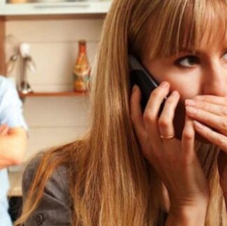 Τι κάνει στο σεξ η γυναίκα και προδίδει ότι «έχει απατήσει » στον σύντροφό της