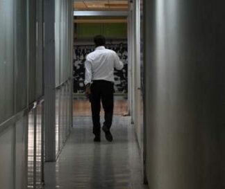 ΝΕΑ ΧΑΡΑΤΣΙΑ: Οι 14 αλλαγές που ψαλιδίζουν τα εισοδήματα (ΛΙΣΤΑ)