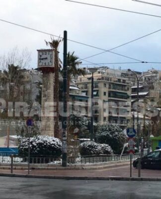 ΧΙΟΝΙΑ – ΠΕΙΡΑΙΑΣ: Το ρολόι του Πειραιά ντύθηκε στα λευκά!