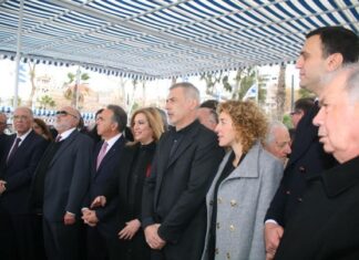 ΘΕΟΦΑΝΕΙΑ – ΠΕΙΡΑΙΑ: Οι ευχές του Γιάννη Μώραλη και η Δεξίωση στο Δημοτικό Θέατρο Πειραιά (ΦΩΤΟ)