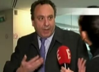 Εκτός εαυτού ο Χρήστος Χωμενίδης με δημοσιογράφο: «Εδώ δεν τρώει κανείς σκουπίδια»
