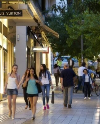Πέθανε ξεχασμένος ο “άρχοντας του Κολωνακίου”