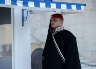 ΝΕΑ πρόκληση: Δείτε τι έκανε ΑΛΒΑΝΟΣ στον ΤΣΟΛΙΑ στο Σύνταγμα!