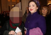 Στο θέατρο με την κόρη της η γνωστή Ελληνίδα ηθοποιός (Φωτο)