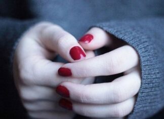 Ποιες ΠΑΘΗΣΕΙΣ κρύβουν τα ΠΑΓΩΜΕΝΑ ΔΑΧΤΥΛΑ;