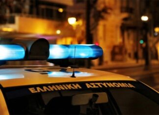ΣΟΚ ΣΤΗ ΓΛΥΦΑΔΑ: Κρεμασμένη στη ντουλάπα του σπιτιού της βρέθηκε 16χρονη μαθήτρια