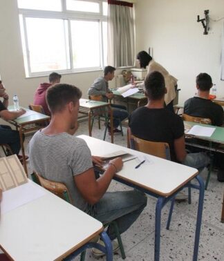 ΒΟΜΒΑ – ΠΑΝΕΛΛΗΝΙΕΣ 2017: Ανάστατοι και πάλι οι υποψήφιοι με την απόφαση για εξέταση σε 5ο μάθημα