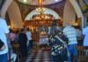 Ρεσιτάλ παπά στη Νάξο – Το BINTEO από την πρώτη Ανάσταση που έγινε viral