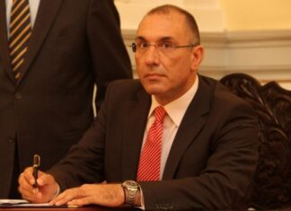 Δημήτρης Καμμένος: Καλύτερα στο κράτος παρά στον εγγονό το 100άρικο του παππού – BINTEO