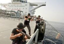 ΣΥΓΚΛΟΝΙΣΤΙΚΟ ΒΙΝΤΕΟ δείχνει θανατηφόρους πυροβολισμούς μεταξύ Σομαλών πειρατών και μισθοφόρων