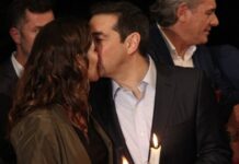 Το φιλί της Αγάπης του Αλέξη Τσίπρα στην Μπέτυ Μπαζιάνα το βράδυ της Ανάστασης