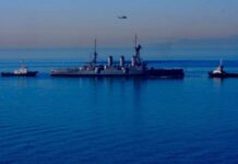 Το Καταδρομικό Αβέρωφ στο δρόμο για τα Ναυπηγεία Σκαραμαγκά!