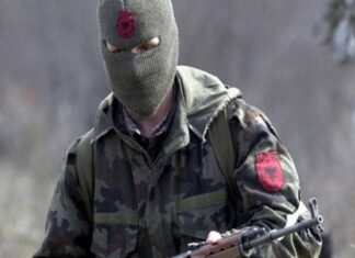 ΡΑΓΔΑΙΕΣ ΕΞΕΛΙΞΕΙΣ: Συρρέουν κατά εκατοντάδες UCKάδες στη ΠΓΔΜ – Υψώθηκε η αλβανική σημαία στο…
