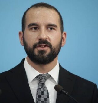 «Βγαίνουμε» μετά τη συμφωνία προαναγγέλλει ο Τζανακόπουλος