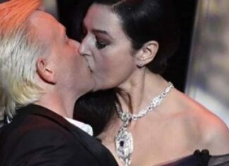 Η Μόνικα Μπελούτσι έδωσε μαθήματα καυτού φιλιού στις Κάννες- «Ξεζούμισε» τον συμπαρουσιαστή της (ΦΩΤΟ)