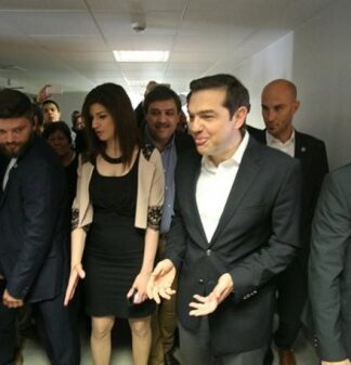 Καρκινοπαθής σε Τσίπρα: Παίρνω σύνταξη 652 ευρώ, πώς θα ζήσω; (BINTEO)
