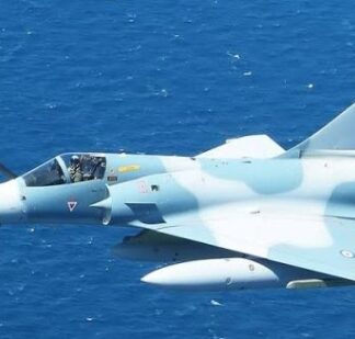 ΑΠΙΣΤΕΥΤΟ: Το Mirage 2000 που έπεσε στη θάλασσα δεν βυθίστηκε αλλά έγινε πλοίο!!