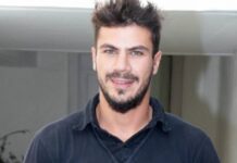 ΑΚΗΣ ΠΕΤΡΕΤΖΙΚΗΣ: Σε ποια όμορφη μελαχρινή λέει δημόσια «Σ’ αγαπώ»;