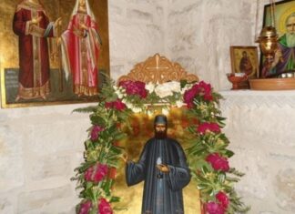 ΣΥΓΚΛΟΝΙΣΤΙΚΗ ΜΑΡΤΥΡΙΑ: Ο Άγιος Εφραίμ έσωσε τον κλινικά νεκρό ανιψιό μου