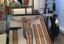 ΣΟΚ: Σάλος με το παιχνίδι «Σταυρώστε τον Ιησού μόνοι σας» που αποτελεί μεγίστη προσβολή
