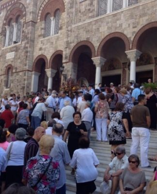 ΠΕΙΡΑΙΑΣ: Πανηγυρίζει η Αγία Τριάδα !