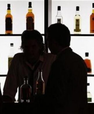 Εικόνες… αποκάλυψης από το άντρο της κοκαΐνης στον Άλιμο! “Εγκεφαλικά” προκαλούν τα πασίγνωστα ονόματα που σύχναζαν στο καζίνο