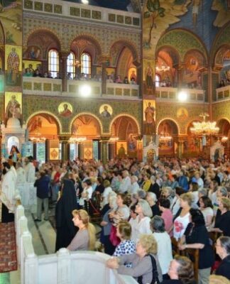 ΠΡΩΤΟΦΑΝΕΣ: Απόντες Δήμαρχος, Αντιδήμαρχοι και Βουλευτές Πειραιά από την πανήγυρη της Αγίας Τριάδος!