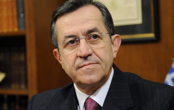 ΝΙΚΟΣ ΝΙΚΟΛΟΠΟΥΛΟΣ: Το πατριωτικό καθήκον συγκρούεται με τους “προσκυνημένους”