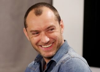 O Jude Law σε ταβέρνα στην Κέρκυρα (φωτό)
