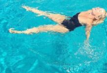 Κι όμως η Μαρία Μπεκατώρου τόλμησε: Ποζάρει με μαγιό και χωρίς ρετούς
