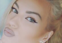 Η Τζούλια Νόβα ποζάρει με ροζ μπικίνι στην πισίνα και «βάζει φωτιά»!