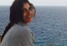 Η Τσαπανίδου στη Σέριφο – Φωτό από βραδινή της έξοδο