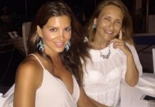 Τσιμτσιλή – Ζαχαρέα: Η selfie τους με μαγιό σε παραλία της Πάρου
