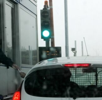 Τσακίζουν την τσέπη τα διόδια! Οι νέοι δρόμοι και το κόστος του ταξιδιού