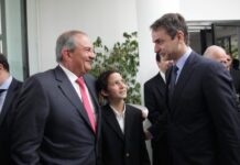 Συνάντηση τώρα Μητσοτάκη – Καραμανλή