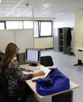 Προσλήψεις στο Δημόσιο: 1.899 θέσεις μόνιμων σε ΔΕΗ, ΕΥΔΑΠ, ΕΛΤΑ, ΟΑΕΔ, Φυλακές και Μουσεία