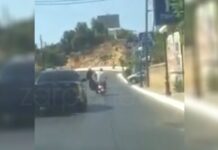 Χανιά: Οδηγός μηχανής κρατάει τέντα και επιταχύνει