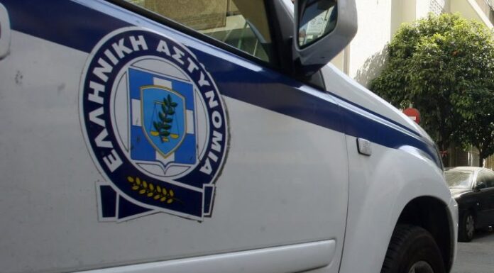 ΠΕΙΡΑΙΑΣ: ΠΥΡΟΒΟΛΙΣΜΟΙ σε πασίγνωστο κλαμπ στην Τρούμπα