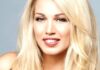 Η Κωνσταντίνα Σπυροπούλου στα βήματα της Pamela Anderson