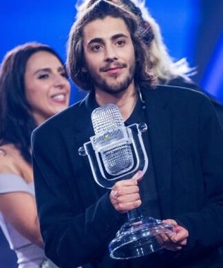 Διασωληνωμένος ο νικητής της Eurovision