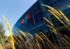 Η Google εξαγόρασε τμήμα της HTC