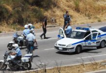 Καταδίωξη διακινητή στην Εγνατία – Είχε στοιβάξει στο αυτοκίνητο 10 μετανάστες