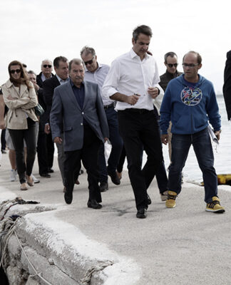 ΣΑΛΑΜΙΝΑ: Ο Τραγάκης έτρεχε πίσω από τον Κυριάκο Μητσοτάκη!