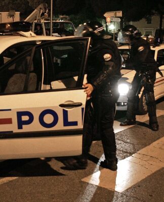 Γαλλία: Συνωμοσία για την δολοφονία πολιτικών. Συνελήφθησαν 10 άτομα