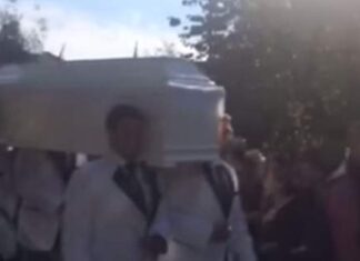 «Αλήτη, εσύ την έφαγες» φώναζε στον πατέρα τους η αδερφή της δολοφονημένης 32χρονης