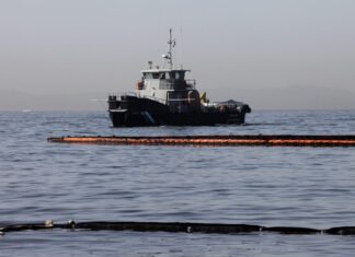 Προς ανέλκυση το "Αγία Ζώνη 2" – Τουλάχιστον ένα χρόνο ακόμα θα παρακολουθούνται οι περιοχές που "μαύρισαν"